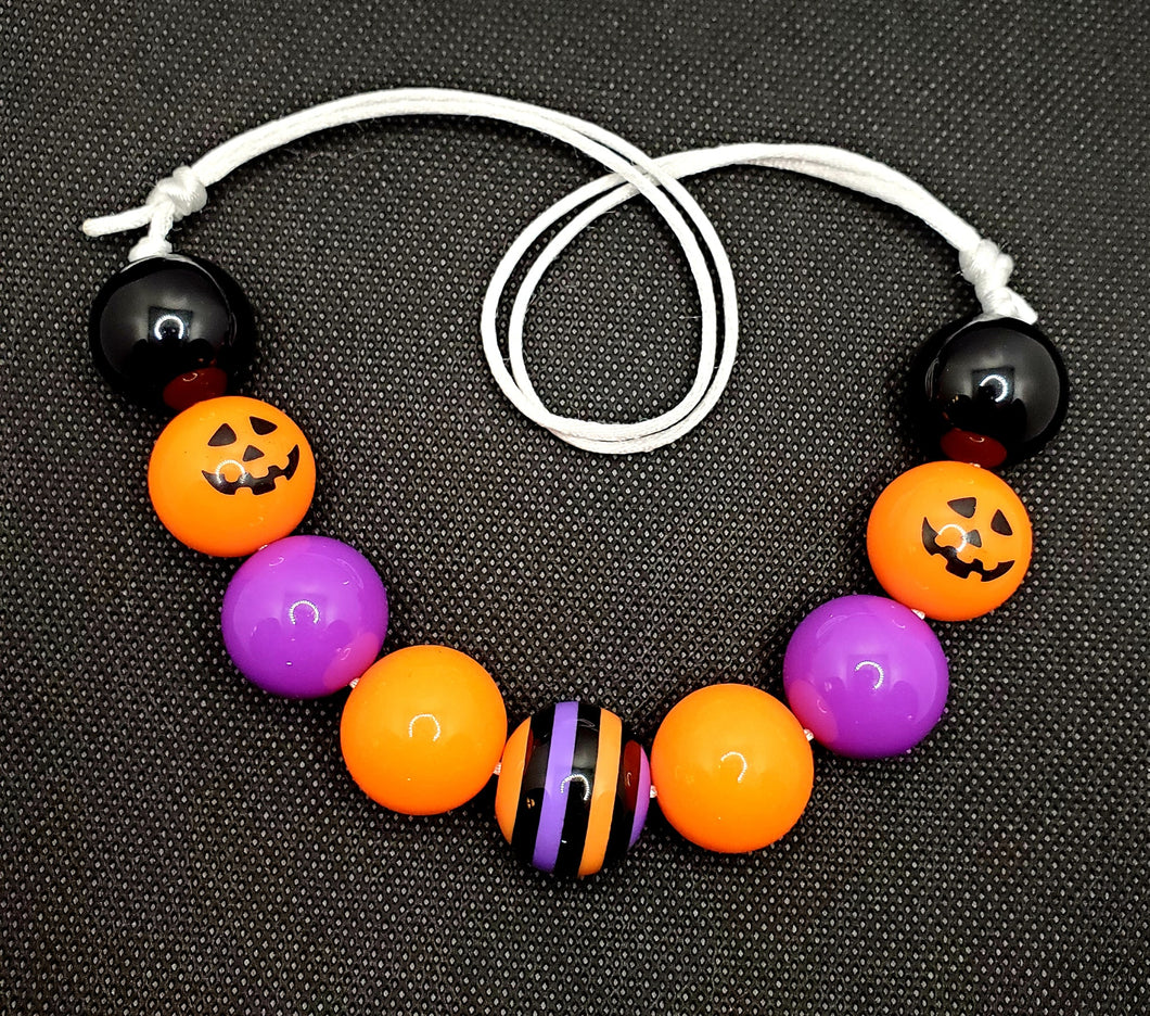 Halloween w/ striped focal bead